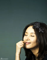 幻灯图：王子文最新杂志写真照 宛若精灵落入凡间