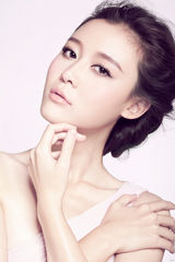 组图：王鸣飞获中美电影节最佳新导演 性感写真曝光