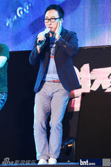 组图：韩女团2NE1出演节目《热情乐书》