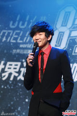 组图：林俊杰个唱宣传造势自曝将秀完美身材