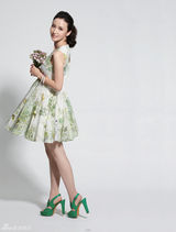 组图：张萌最新时尚写真出炉 清爽动人