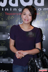 组图：黄百鸣捧新人盛君 挺吴思远尔冬升任会长