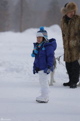 组图：《爸爸》雪乡抢先看 萌娃玩雪脸蛋红扑扑