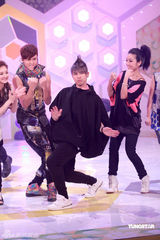 幻灯图集：刘力扬携专辑现身“劲歌金曲” 