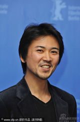 幻灯：《毛毛虫》导演若松孝二携志摩大西亮相