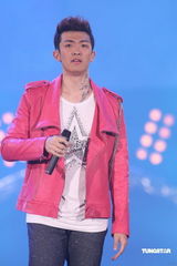 幻灯组图：星光家族演唱会震撼上演