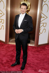 组图：《拆弹部队》男星杰瑞米-雷纳帅气亮相