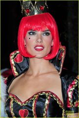 组图:群星惊悚亮相万圣节派对莱昂纳多变蒙面人