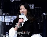 组图：全智贤新片《柏林》首映 李秉宪SJ等力挺