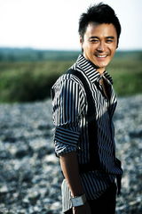 高清图：赵会南全新时尚写真 举手投足显男人魅力