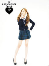 组图：嫩模团UP Girls着学生制服 气质清新甜美可人