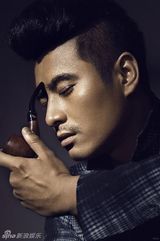 组图：陈龙年轻嫩照曝光 阳光少年变萌叔