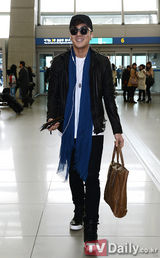 组图：BEAST与SISTAR等亮相机场将赴雅加达开唱