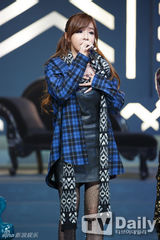 组图：SISTAR孝琳M字腿惹火 EXO小分队抒情回归