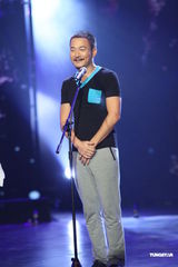 组图：吴建豪《舞林大会》热舞 张一山扎马尾助阵