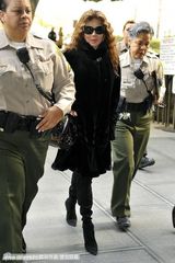 组图：杰克逊死亡案其母到场 医生被控藏证拖延时间