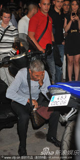 高清：《的士速递》男星萨米-纳塞利与警察搏斗被捕