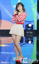 组图：韩团劲歌热舞 Girls Day热辣秀腿