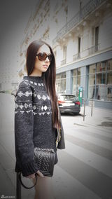 组图：郭碧婷巴黎街拍 清新迷人摩登自在