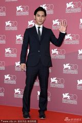 组图：《杀无赦》发布 渡边谦与柳乐优弥亮相