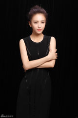 组图：佟丽娅静默写真眼神沉静动人