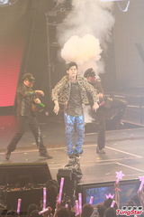 组图：周杰伦香港演唱会落幕 陈奕迅台上力挺