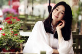 组图：陈丽娜春意写真尽显素雅风情