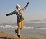 《返程年代》曝剧照 朱杰宛若文艺精灵