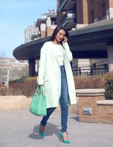 组图：爱戴全新时尚街拍 演绎早春潮流