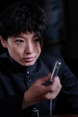 组图：戴江女扮男装《掩护》中出演抢手