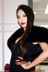 组图：白歆惠强调与迷奸案无关 恋情不受影响