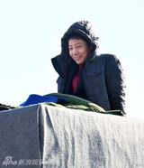 组图：撒贝宁长城玩自虐 零下10度录节目打哆嗦