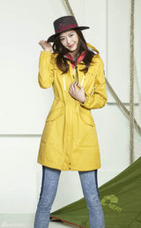 高清组图：全智贤户外写真展帅气健康魅力