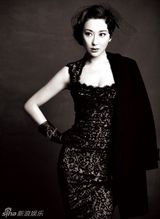 组图：杜晓婷新写真着镂花旗袍 复古妆容展古典气质