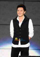 幻灯图：张东健李秉宪宋承宪元彬四大天王日本聚首