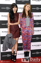 组图：4minute泫雅嘉允出席活动展都市女郎风采