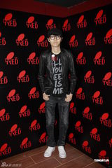 组图：吴雨霏出席商业活动望恋情低调进行