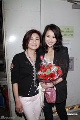 组图：胡杏儿马国明等助阵《恋爱季节》开机仪式