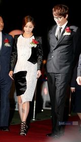 组图：第48届大钟电影节开幕 金荷娜崔丹尼尔走红毯