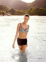 组图：超模克鲁尔泳装比基尼胴体诱人