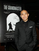 组图：《一代宗师》北美首映 章子怡深V裙现身