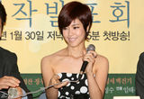 高清图：韩剧《蒲公英家族》记者会 李允智优雅
