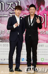 组图：胜利等宣传《天使之眼》 具惠善长发甜美