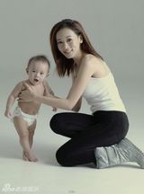 组图：陈慧琳杨千嬅领衔龙妈妈晒宝贝照 母性尽显