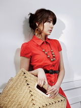 高清组图：尹恩惠夏日优雅写真 雪纺美衣主打空灵