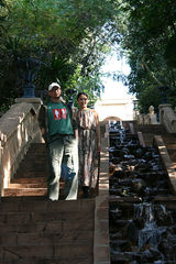 梁静管虎参观民族文化村 感受激情草裙舞