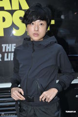 组图：陈冠希坚持跑完马拉松 一心慈善否认要洗底