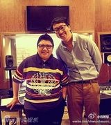 组图：陈雨黎微博与众星合照 工作敬业性格童真