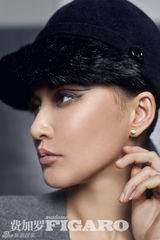 组图：莫小棋写真时尚大“帽”险性感难掩