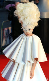 幻灯：全英音乐奖红毯星光熠熠 Lady Gaga雷人依旧